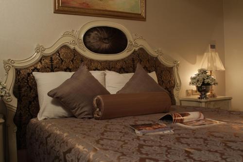 A room at Demir Hotel