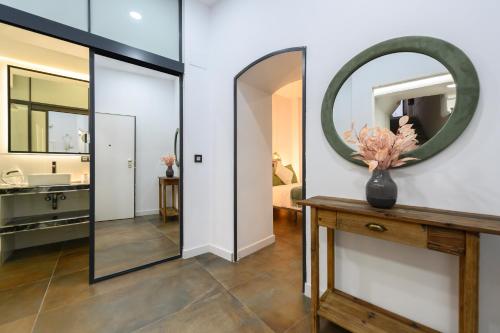 Elegante piso de dos dormitorios en el corazón de Malasaña, Madrid Temporal DFE11SI