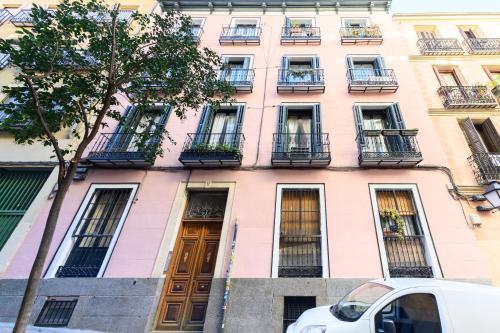 Elegante piso de dos dormitorios en el corazón de Malasaña, Madrid Temporal DFE11SI
