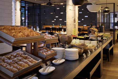 Jídlo v hotelu nebo okolí