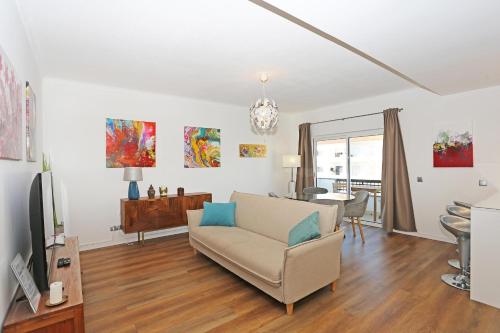 B61 - Carnation Sun Apartment in Lagos