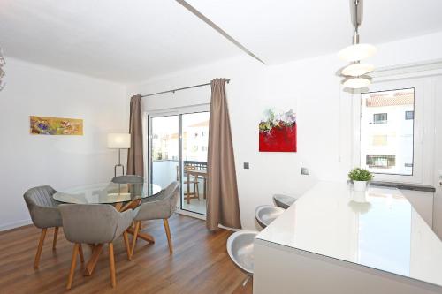 B61 - Carnation Sun Apartment in Lagos