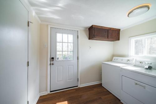 Billede fra billedgalleriet på Country Oasis Spacious 3BR w/ Modern Comfort i Hamilton