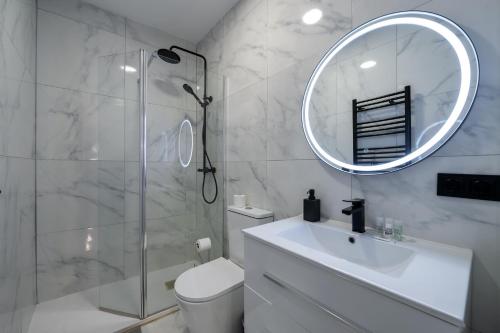 Apart a 7 min de Puerta del Sol con AC y 4 pax