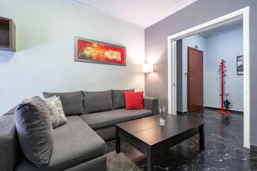 Petralona 2BDRM -Easy Access to City Center by ΜΡS