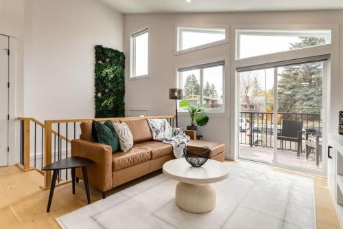 Χώρος καθιστικού στο Perfect for Long Stays Free Parking Pets Allowed