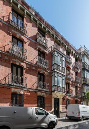 Apart a 7 min de Puerta del Sol con AC y 4 pax