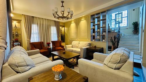 Spacious 2BR Retreat Near Patan with Himalayan Views