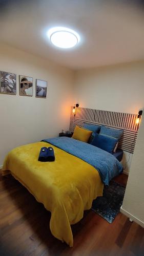 Postel nebo postele na pokoji v ubytování Refuge du Renard au Bord du Lac