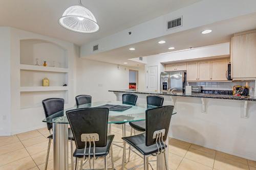 Ảnh trong thư viện ảnh của NSB Oceanwalk Bldg 15 Unit 602- Oceanwalk suite ở Bottle Island