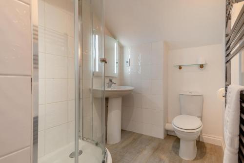 Et badeværelse på 3 Bed in Padstow oc-p00397