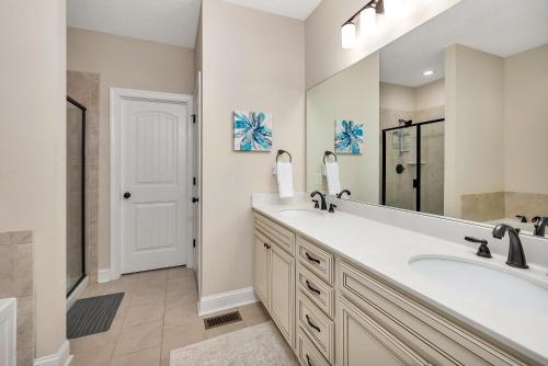 Koupelna v ubytování 1605 Mariners Circle