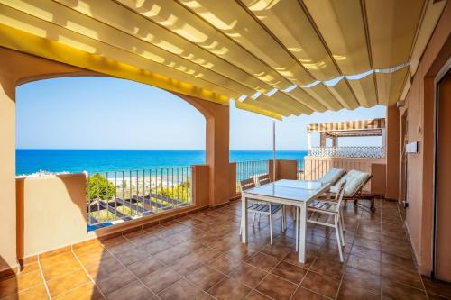 Panorama-Meerblick & hochwertiges Design