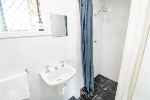 Et badeværelse på Melville Views Apartment