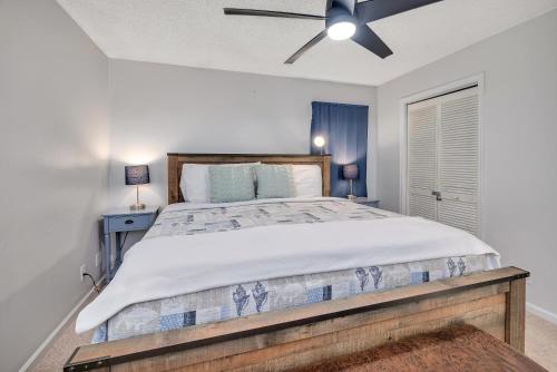 Ένα ή περισσότερα κρεβάτια σε δωμάτιο στο Island Square #106