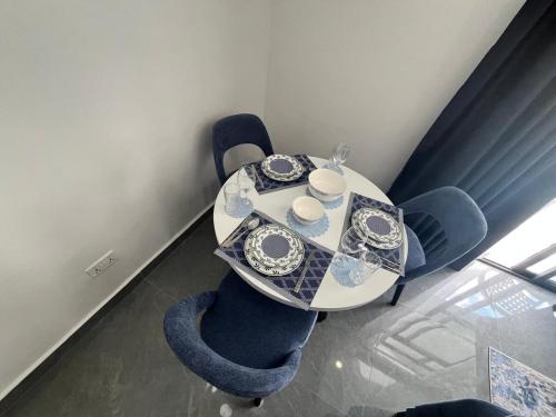 Et opholdsområde på Premium Luxury 2BR Apartment at Winchester Gardens