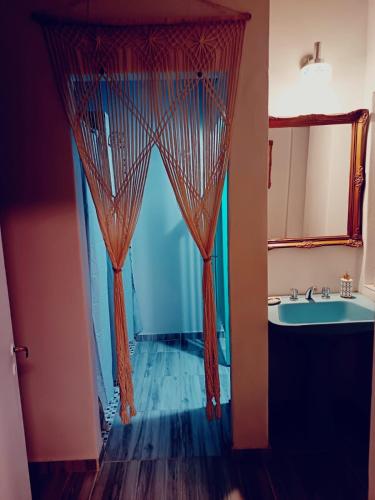 Koupelna v ubytování Hostelakis