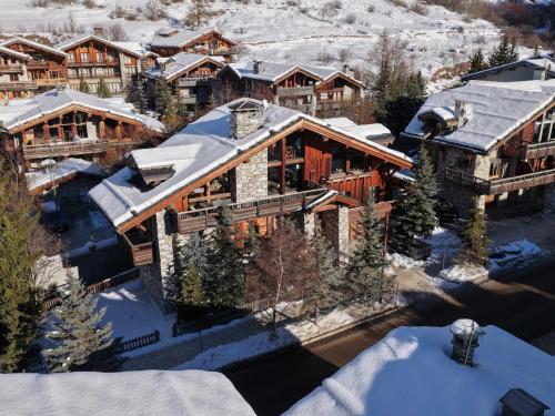 Chalet de luxe avec piscine et hammam à Val-d'Isère, 10 personnes à proximité du centre-ville