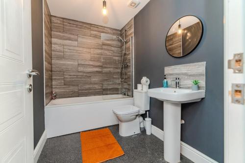 Seaview 3 bedroom Apartment Sleep 8 Guests photo 10