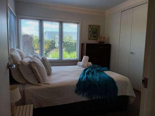 Giường trong phòng chung tại Tymeout