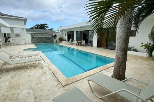 5 Bedroom Villa With BBQ and Washer