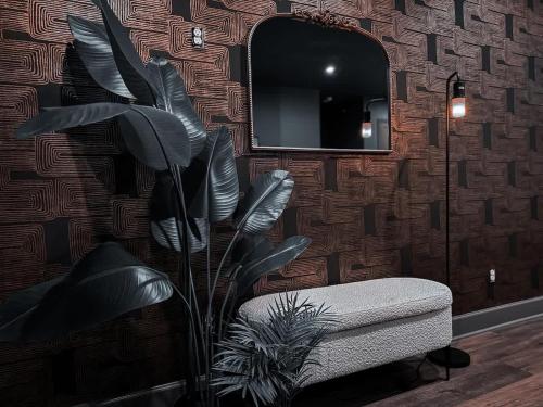 Ảnh trong thư viện ảnh của Lux at Nichols Fort Worth TX Same Day Bookings ở Fort Worth