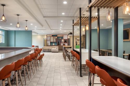 Ресторан / где поесть в Holiday Inn & Suites Detroit - Troy by IHG