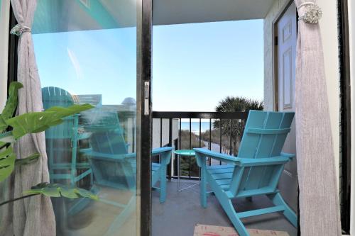 Beachfront Bliss 3BR Oceanfront Condo with Pool and Hot Tub photo 49