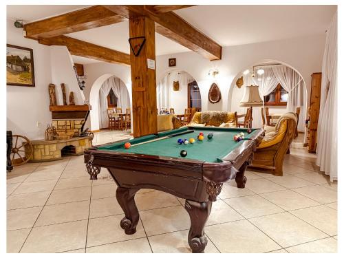 Бильярд в Willa Wojtasiówka