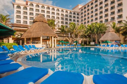 Poolen vid eller i närheten av GR Solaris Cancun All Inclusive