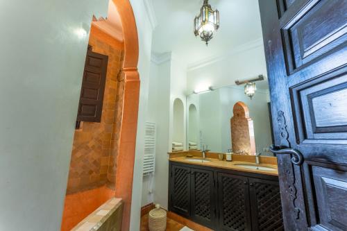 Maison Ayda tesisinde bir banyo