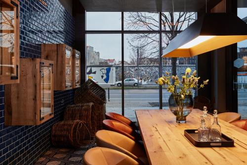 Hotel Indigo Berlin - East Side Gallery by IHG photo 92