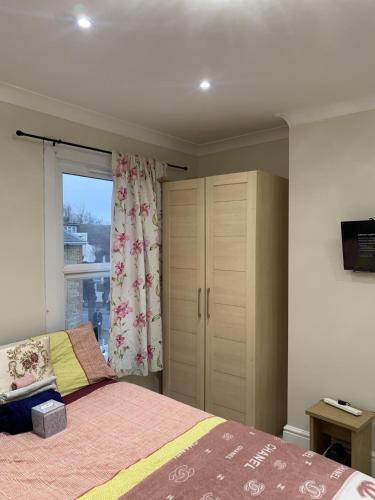 Gallery image of Modern Home Near Hospital & Station in Gillingham