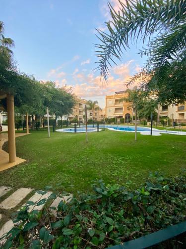 Swimmingpoolen hos eller tæt på Playa Ballena Apartment