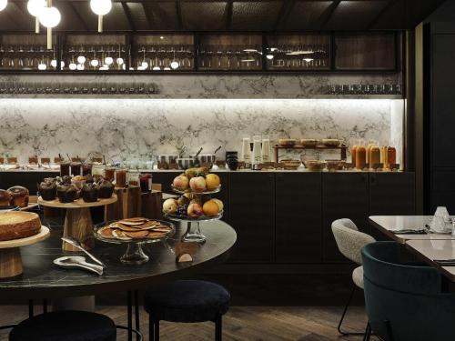 Jídlo v hotelu nebo okolí