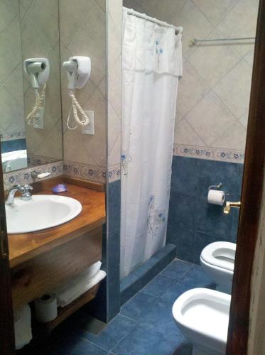 Koupelna v ubytování Cabañas del Ysyry
