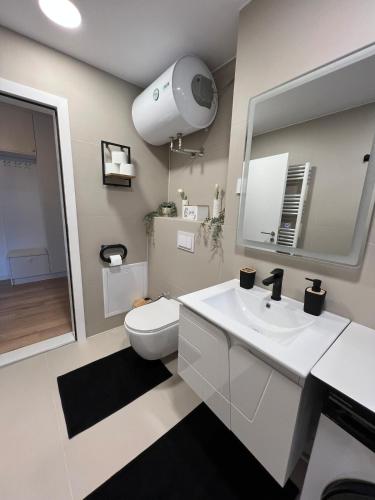 Bilik mandi di Tinca Apartment