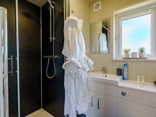 Et badeværelse på 1 Bed in Turnberry 78071