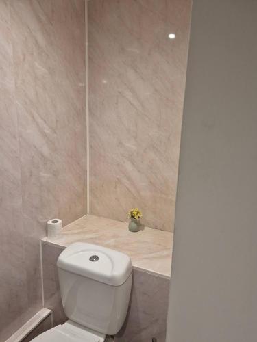 Gallery image of Double bed , Cosy Comfortable in Central Aldershot in Aldershot