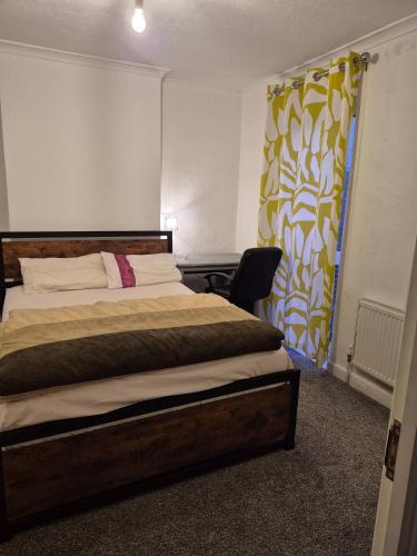 Gallery image of Double bed , Cosy Comfortable in Central Aldershot in Aldershot