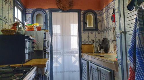 Una cocina o zona de cocina en Ocean Hideaway - Sea View