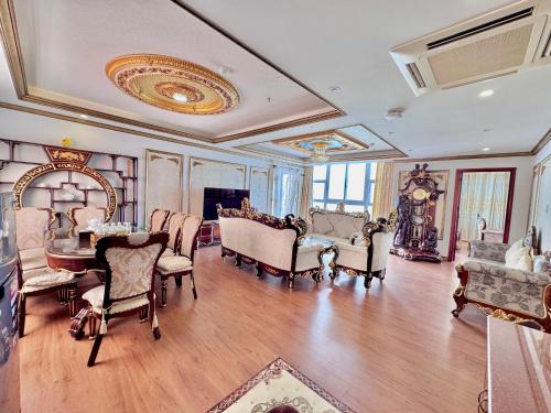 Un lugar para sentarse en Paris Luxury Hotel & Apartment Nha Trang