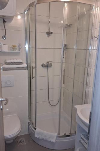 Apartments with parking space Hvar - 11936