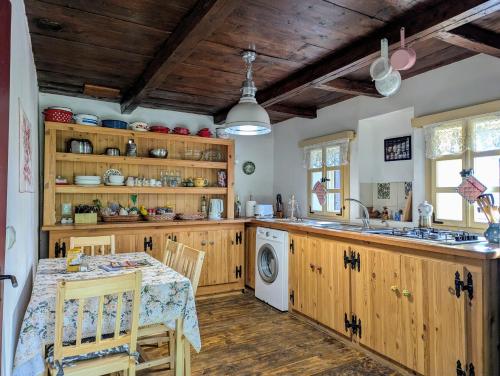 Køkken eller tekøkken på The Village Cottage