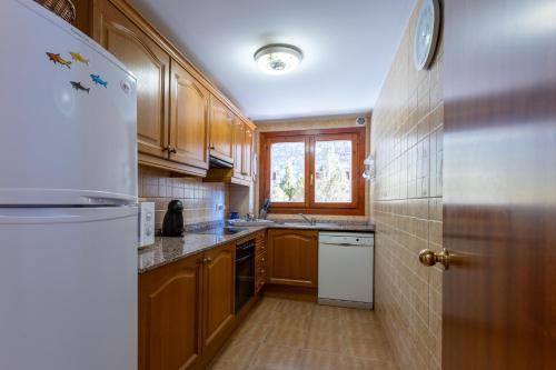 Køkken eller tekøkken på Andorra Stunning Views Apartment - Happy Rentals