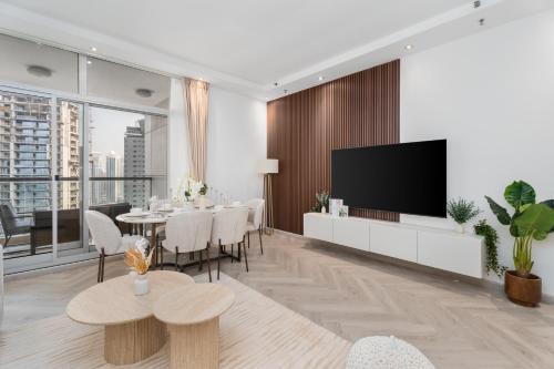 Gala Guests - Signature Skyview Tower High-Floor Marina Living