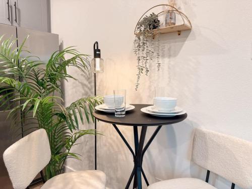 Imagine din galeria proprietății Comfy 1B1B - Medical District - Love Field Airport în Oldham