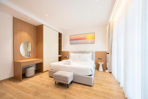 Postel nebo postele na pokoji v ubytování Sea Gallery Tropical Villa Private Pool Khem Beach Phu Quoc