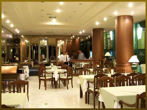 Restaurace v ubytování Sri U-Thong Grand Hotel