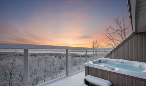 Phong cảnh thiên nhiên gần nhà gỗ